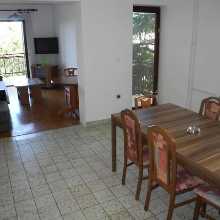 Fuer 6 Personen Mit Terrasse By Interhome