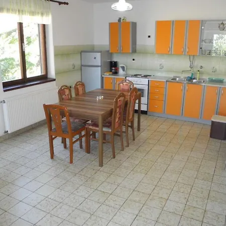 Fuer 6 Personen Mit Terrasse By Interhome * Цриквеница