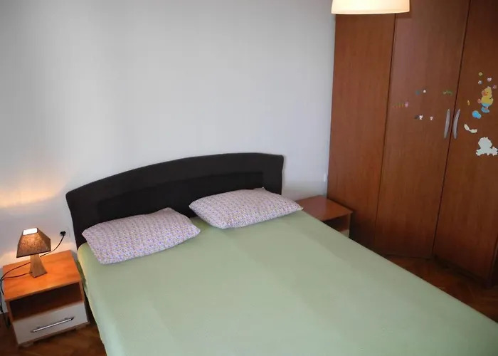 Fuer 6 Personen Mit Terrasse By Interhome Apartment Crikvenica