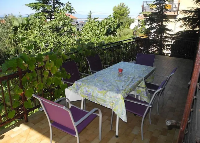 Fuer 6 Personen Mit Terrasse By Interhome Apartment Crikvenica