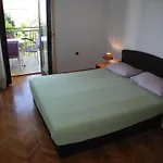 Fuer 6 Personen Mit Terrasse By Interhome *