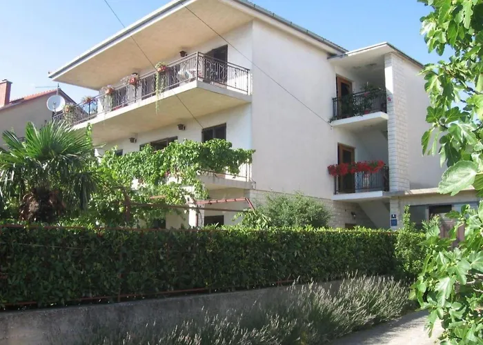 Fuer 6 Personen Mit Terrasse By Interhome *